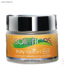 Crema de noapte cu efect de catifelare Truly Radiant foto