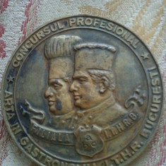Medalie Concursul profesional de arta in gastronomia Intreprinderea de Turism Hoteluri si Restaurante Bucuesti,100 roni