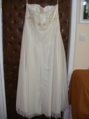Rochie mireasa marime mare 50-52 , culoarea untului PRET NEGOCIABIL ! foto
