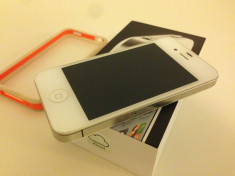 APPLE IPHONE 4 8GB WHITE stare foarte buna , VODAFONE Ro. , PACHET COMPLET ! Foto reale ! foto