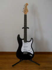 Chitara Electrica Tenson Stratocaster (+accesorii: husa, stativ, cablu, acordor, strap, pana) foto