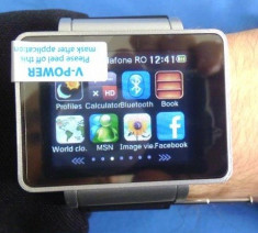 Ceas Telefon cu Camera Touchscreen sMart Watch Phone are Facebook Twitter Skype MSN QQ , Bluetooth , FM Radio foto