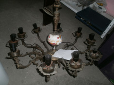 candelabru vechi din fonta si portelan foto