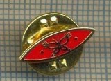1323 INSIGNA - pescar -simbolizeaza momeala, un fluture -Norvegia ? -starea ce se vede.
