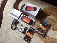 PSP STREET La CUTIE MODAT + card 1GB SONY + cablu date + incarcator + manuale + un joc UMD CADOU Stare BUNA! foto