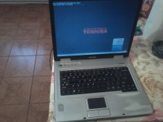 Vand laptop Toshiba Satelite pentru piese foto