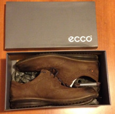 Ecco Contoured Brogue Shoes foto