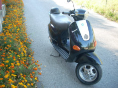 Scuter VESPA- Piagio original Made in Italy, fabricatie 2001 , motor 4 timpi, stare perfecta de functionare -PRET EXCELENT !! foto