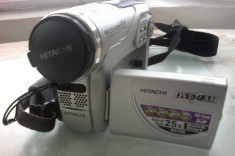 camera video fabricata in Japonia arata si functioneaza excelent stocare pe mini dvd si card sd se vinde impreuna cu incarcator,acumulator si husa foto