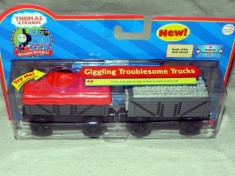 Thomas&amp;amp;amp;Friends -Wooden- GIGGLING TROUBLESOME TRUCKS cu magnet si sunet - ( transport 3 RON la plata in avans ) - DE COLECTIE foto