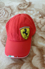 Basca Puma Ferrari OFFICIAL PRODUCT; marime universala, reglabila (&amp;quot;one size fits all&amp;quot;); captuseala separata; impecabila, ca noua foto