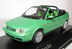 Minichamps VW Golf cabriolet 1999 cosmic green 1:43 foto