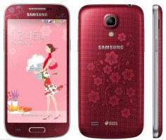 Samsung Galaxy S4 Mini Dual-Sim Red la Fleur foto