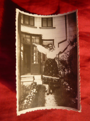 Fotografie - Femeie in Costum National Maghiar - Brasov , 8,2 x 5,5 cm, 1938 foto