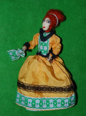 Jucarie decor femeie in costum epoca (opera), hand-made, deosebita, 29 cm foto