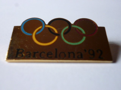 Insigna Comitetul International Olimpic - BARCELONA 1992 foto