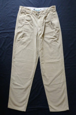 Pantaloni Dockers American Khasis; marime 32/32; impecabili, ca noi foto