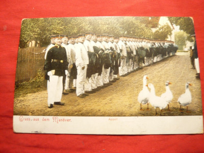 Ilustrata comica -Companie soldati germani dau onorul la rate 1906 foto
