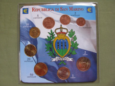 SAN MARINO - Euro Set 8 monede (date mixte) in Display Pack UNC foto