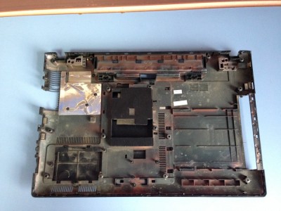 BOTOM CASE SAMSUNG RV520 foto