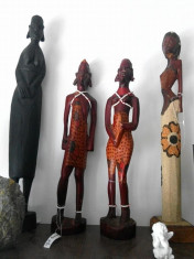 Statuete din lemn - femei africane foto