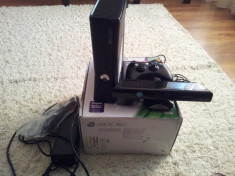 Xbox 360 Slim 250 GB, modat RGH (jocuri gratis),2 manete, Kinect senzor foto