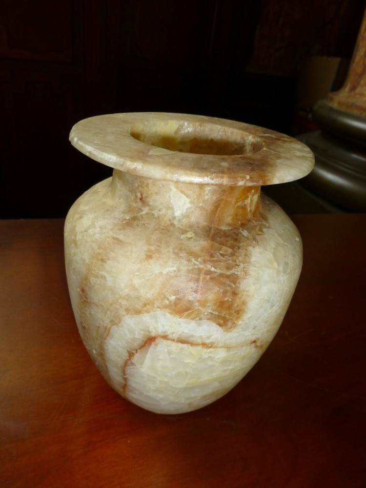 vaza din alabastru | arhiva Okazii.ro
