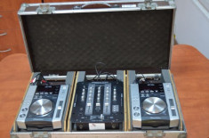 CONSOLA DJ - 2 x PIONEER CDJ 200 + 1 x American DJ Audio Q-D6 foto