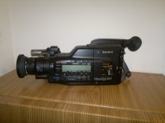 Camera video cu caseta mica Sony Handycam video Hi 8 Pal CCD V700e foto