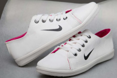 Tenisi Nike Low Albi cu interor Roz Dama foto