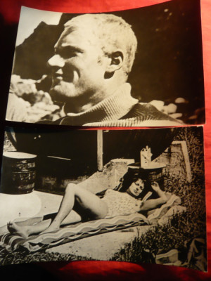 Set 2 Fotografii din Filmul : Cehoslovacia , Pamant Necunoscut ,dim.= 23x15 cm foto