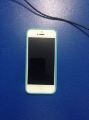 Vand doua Iphone 5 White, 16gb , ambele , pret negociabil. foto