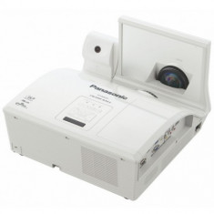 Videoproiector Panasonic PT-CX300E 3D Ultra Short Throw DLP XGA alb foto