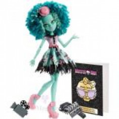 Papusa Monster High Covorul Negru Honey Swamp Mattel foto