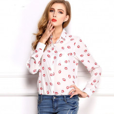 CAMASA Eleganta Dame CASUAL Red Lips ALBA NEAGRA Print Regular Fit|VANZATOR GOLD foto