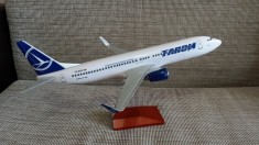 Macheta avion Tarom Boeing 737-800 1:100 foto
