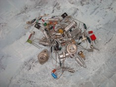 TRANZISTORI , DIODE,REZISTENTE,CONDENSATORI, ETC foto