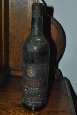 STICLA DE VIN VECHI DE COLECTIE CABERNET , AN 1961 foto