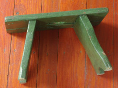 Vechi scaun din lemn vopsit in verde - model taranesc din Banat !!! foto