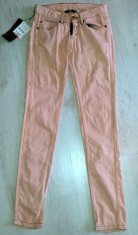 Blugi / jeans Bershka dusty pink / marimea 32. foto