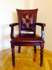 Vand scaune de lux din lemn masiv tapitate cu piele naturala, stil clasic, noi. foto