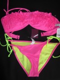 Costum de baie roz cu volane, sutien 80B/95, slip reglabil M/L, nou