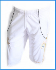 Pantaloni scurti - 3/4- Bermude - Real Madrid - Logo brodat - Pret special - foto