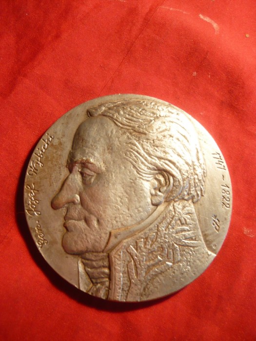 Placheta Polonia -Gen.J.Wybicki -om politic , bronz argintat ,d=7 cm ,marcaje