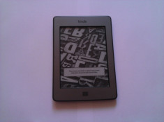 Kindle Touch, Wi-Fi, 6&amp;quot; E Ink Display foto