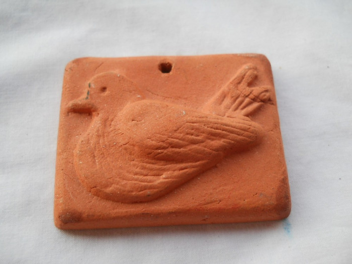 Deosebit si Vechi Medalion Pandativ Vintage Pasare lucrat manual din Ceramica