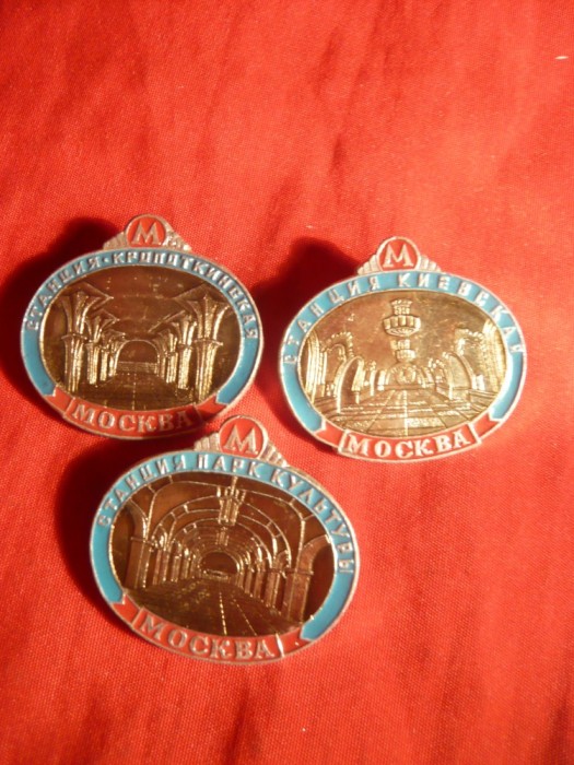 Set 3 Insigne - Metroul din Moscova , metal si email , L= 3 cm