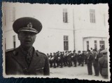 FOTOGRAFIE REGALISTA ROMANIA OFITER / MILITARI IN UNIFORMA CU ARME IN BRASOV **