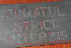 Vintage - placa din tabla realizata manual / indicator - Fumatul strict interzis foto