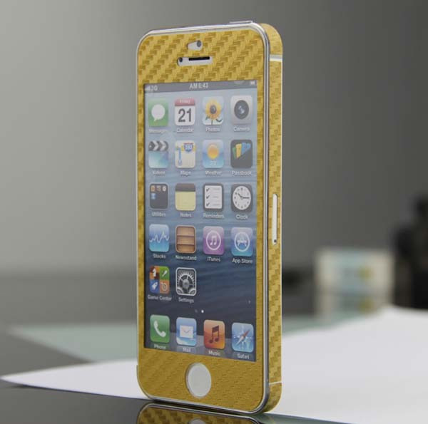 Colant sticker model carbon auriu gold iphone 5 + folie protectie ecran